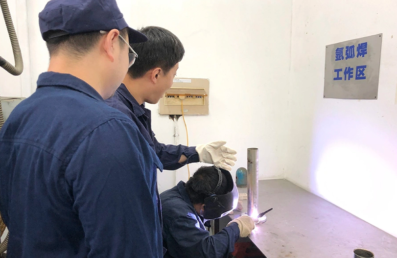 【师带徒活动】&ldquo;师带徒促成长 凝聚企业正能量&rdquo;系列报道之哈药六厂&ldquo;师带徒&rdquo;活动